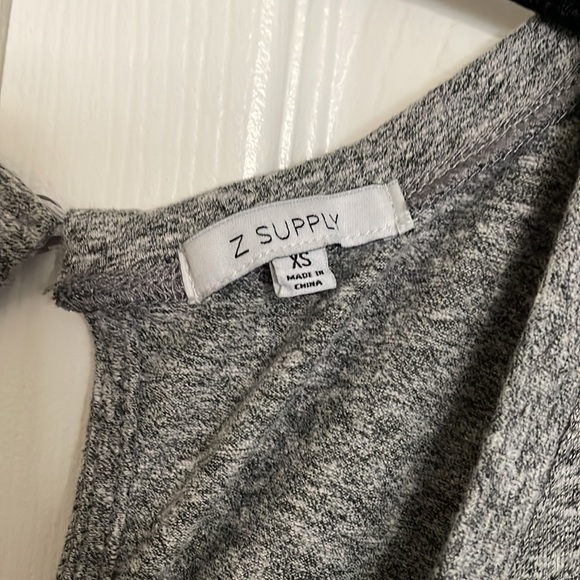 Z supply grey short sleeve romper with pockets - Picture 2 of 3